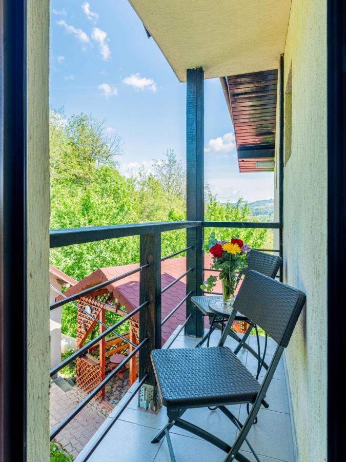 Casuta Cu Trandafiri Hotel Slănic Buitenkant foto