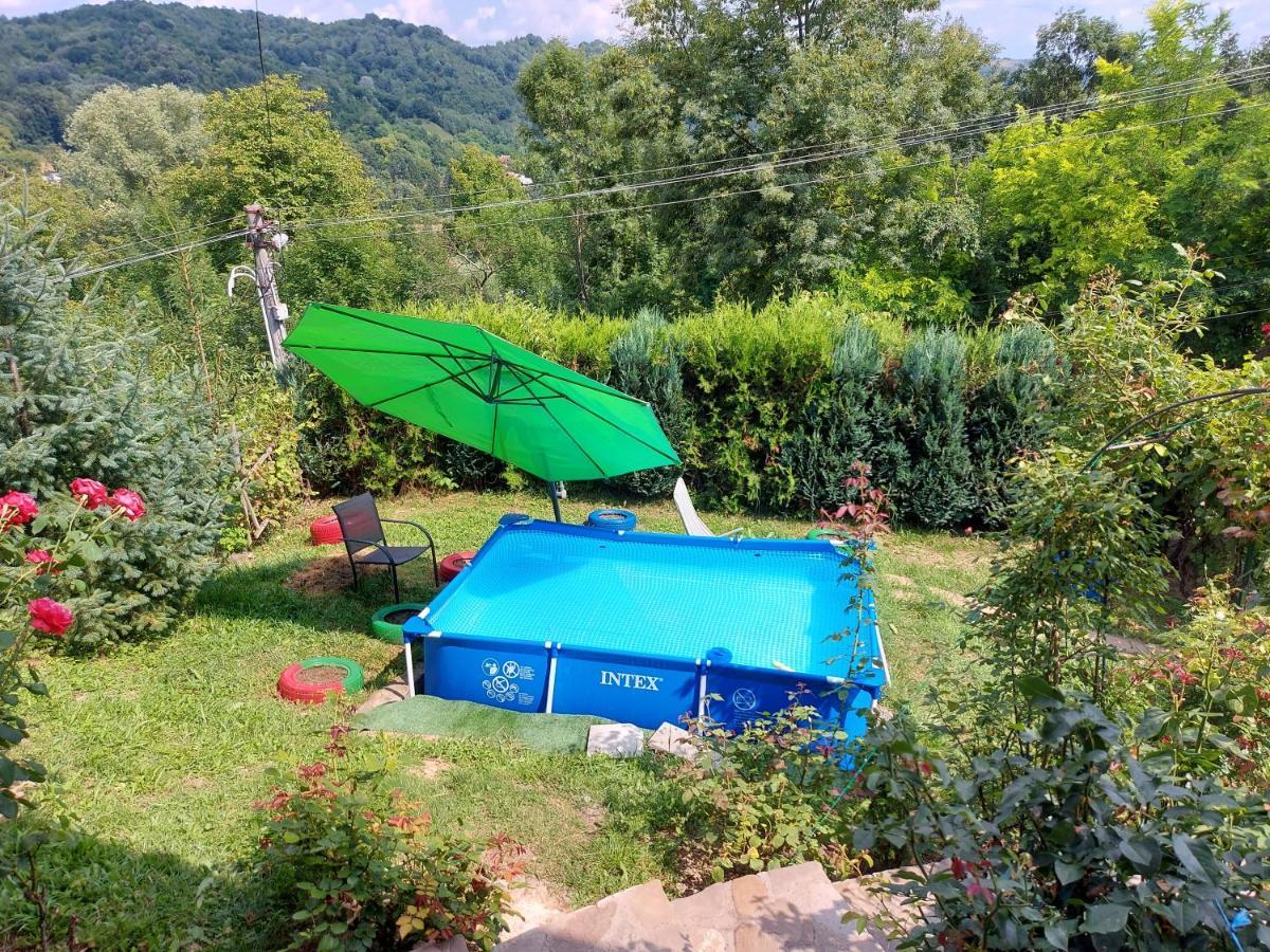 Casuta Cu Trandafiri Hotel Slănic Buitenkant foto