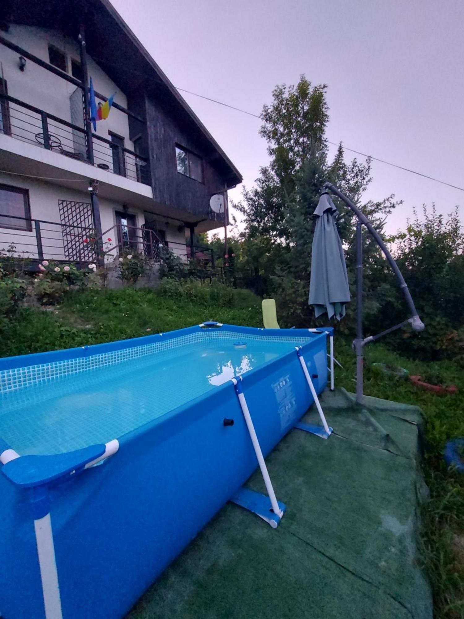 Casuta Cu Trandafiri Hotel Slănic Buitenkant foto